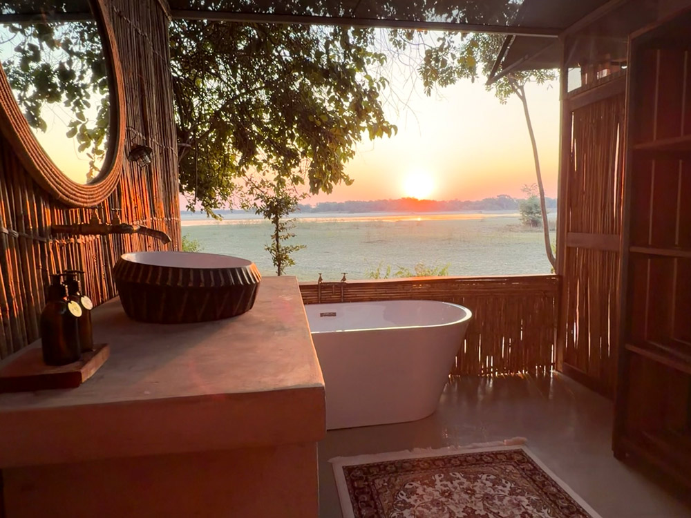54-luambe-horizons-safari-destination-lodge